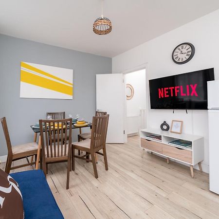 Modern 2 Bed East London Home By Rebby Properties Sleeps 5 Near Canning Town Station Exterior photo
