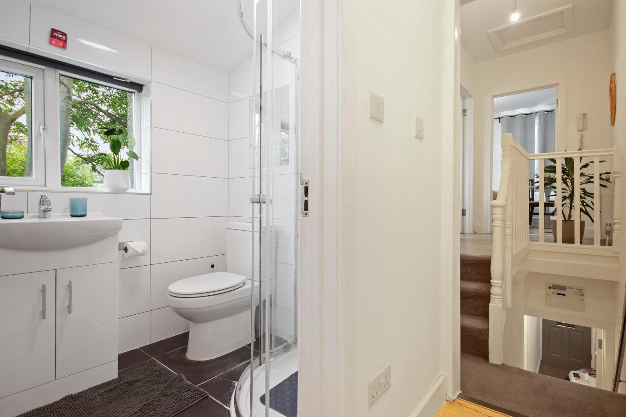 Modern 2 Bed East London Home By Rebby Properties Sleeps 5 Near Canning Town Station Exterior photo